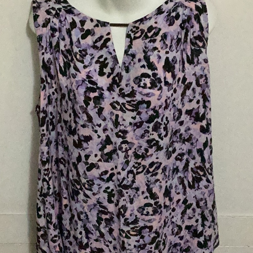 Floral Print Sleeveless Top - Torrid Size  0X. NWT